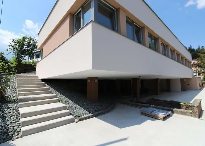 Hero\'S Home